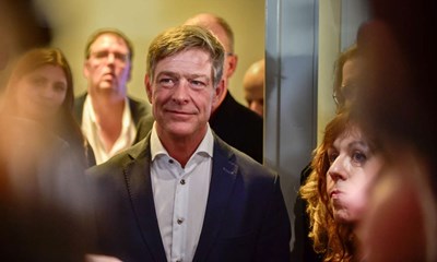 Det begynder at handle om, hvem der tr g i seng med den mest radikale frst