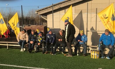 NB stikker af i toppen