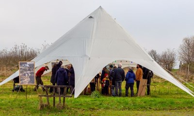 Solgte flere startaktier til bent hus