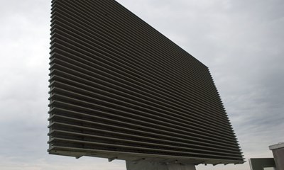 Snart 40, fed og f�rdig � den yngre model er forsinket