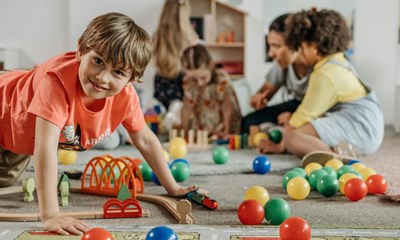 Magnetisk legetj til kreativ leg og lring for brn