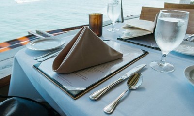 Borddkningens Hemmelige Vben: Sdan forvandler du ethvert mltid med de rigtige servietter
