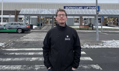 Kenneth flyver frem og tilbage hver mandag: Vil have hj�lp fra lokale 