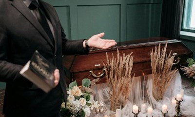 N�r stilheden s�nker sig: S�dan forbereder bornholmere den sidste afsked