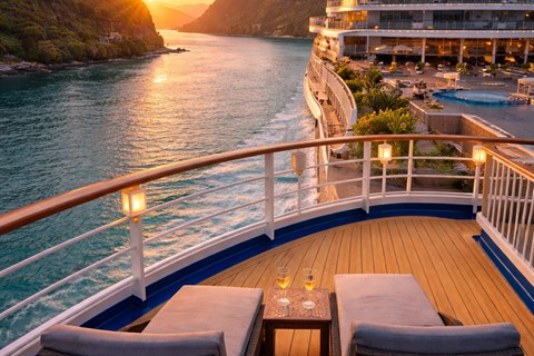 Cruises tiltr�kker rejsende med oplevelser til s�s og nye destinationer