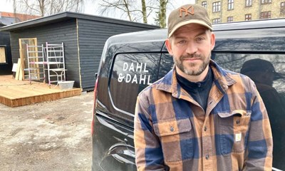 Mick v�gnede en morgen og syntes ikke det var sjovt l�ngere � s� sadlede han om