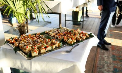 7 ting der taler for at bestille konfirmationsmad ud af huset