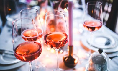 Ros�vin: guide til valg og servering