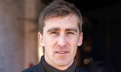 Virksomheden lukker - men Mads er ny direkt�r