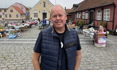 Uvant situation: H�nderne fl�j op, og formand stod m�ll�s tilbage