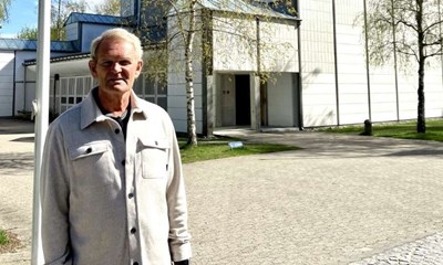 Pr�sten slap omsider sin frygt: 'Der er intet helvede'