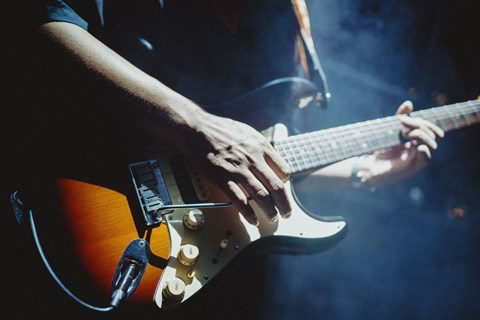 Den elektriske guitar: Hvorfor guitaren fortsat er musikkens absolutte ikon