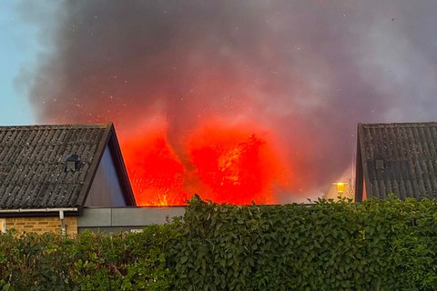 Mand sigtet efter voldsom brand