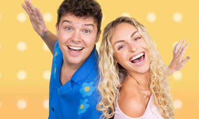 Jasmin Lind besøger barndomsøen med stort show