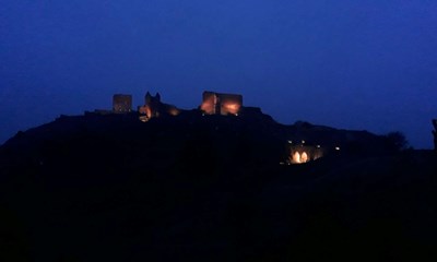 Hammershus lyser op søndag