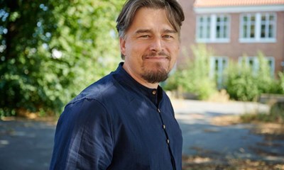 Jeg er lige her, Birte Skot-Hansen