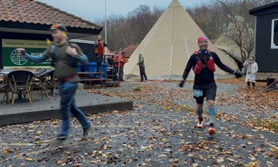 Pizza og franske hotdogs fik Thure igennem 250 kilometer