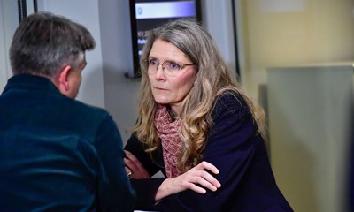 Trods knuste drmme: Vil sidde perioden ud