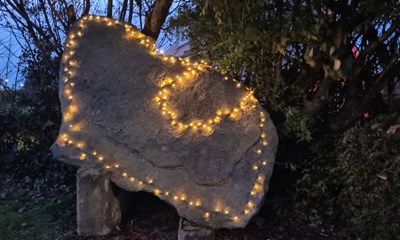 Dagens billede: Bornholmerstenen er klar til jul