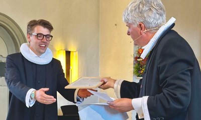 Vi stod nu der p� torvet og sugede det hele til os