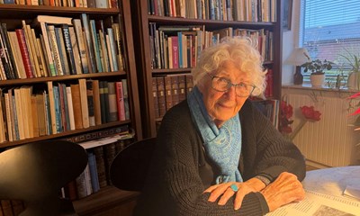 Ella har noget, hun skal finde ud af, f�r hun d�r