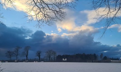 Dagens billede: M�rke og lyse skyer - og linjer i landskabet