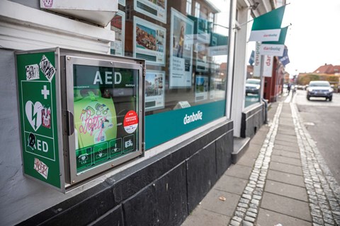 Flere l�ber for at hj�lpe ved hjertestop