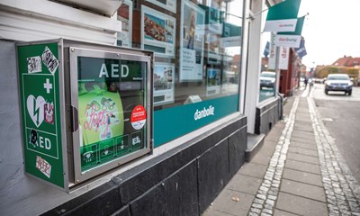 Flere l�ber for at hj�lpe ved hjertestop