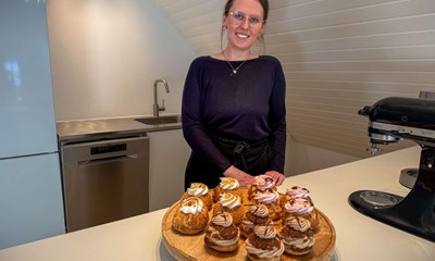 S�lger kager p� bestilling: Nu dr�mmer Julie om at lave hel�rscaf� p� g�rden