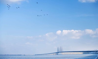 Rekordmange k�rte over broen