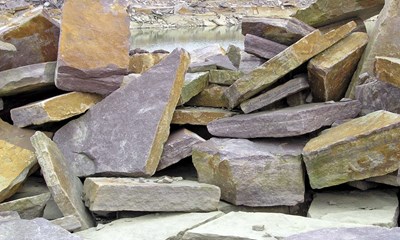 Vigtigt stenbrud m� forts�tte ti �r endnu