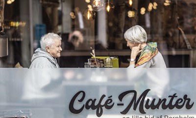 Tager stort spring: K�ber munter caf� 