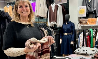 50 �r: Linda s�tter en �re i at klare sig selv