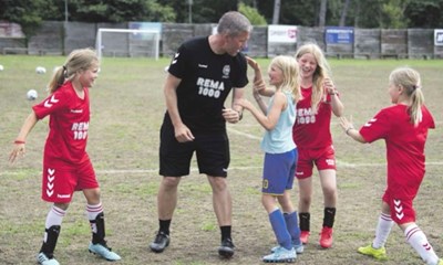 Var t�t p� lukning: S� vendte Peter Clausen hjem 