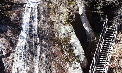 Ni vandfald p� Bornholm