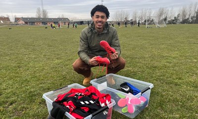 Familiebes�g t�ndte en ild i Thomas: Nu vil han g�re en forskel