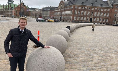 Lykkelig Kofod puster ud