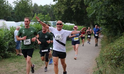 Fuldt hus � men ikke fuld opbakning