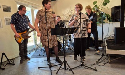 P�skefest i Vennepunktet: Musik, historie og f�llesskab