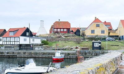 Sauna i Gudhjem rykker t�ttere p�