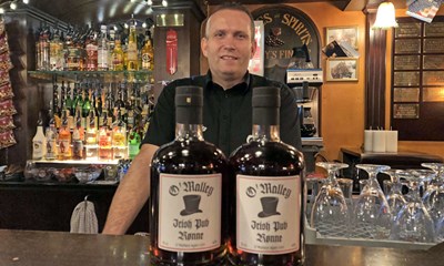 Preben og Sabine forts�tter festen lidt endnu