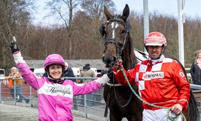 Favoritterne sl�et i s�sonens f�rste mont�l�b