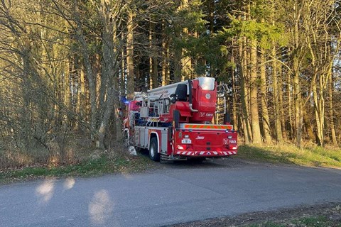 Tre biler rykkede ud til skorstensbrand