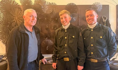 F�rst fejede farfar. S� tog far over. Nu venter Magne p� hatten