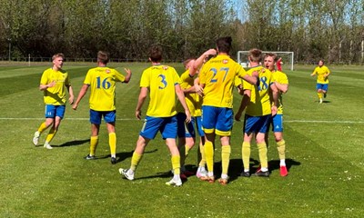 NB tr�kker fra i toppen