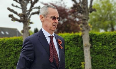 Russisk ambassad�r  �bnede munden p� klem