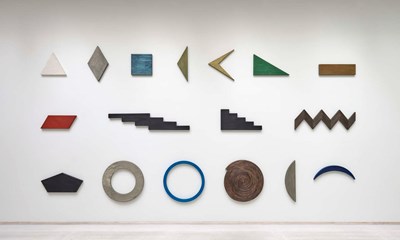 Hjemvendt kunstner omdanner museumssale til landskaber
