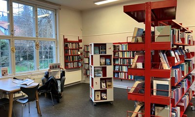 Udl�n falder, men er stadig med i toppen