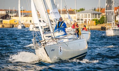 32 b�de s�tter kurs mod Nex�