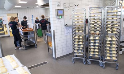 T�t p� frontlinjen er skolemad en prioritet